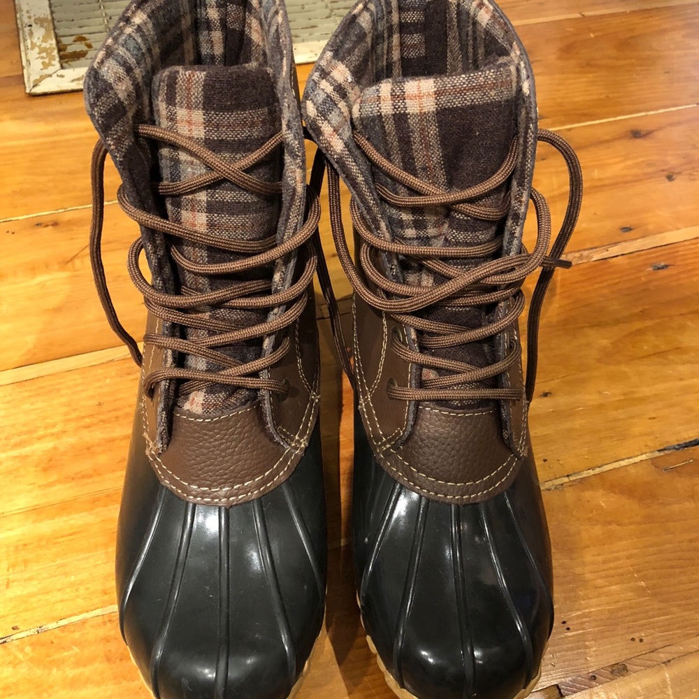 Sports Duck boots!